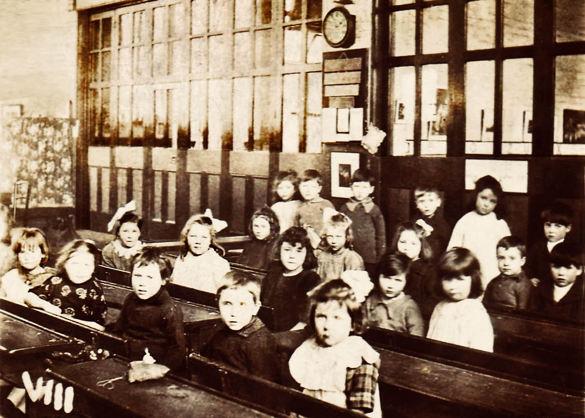 Sutton National School, St Helens class 1924