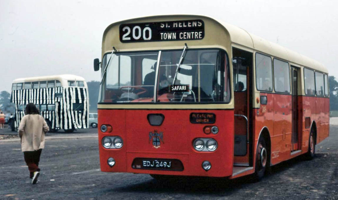 Knowsley Safari Park bus